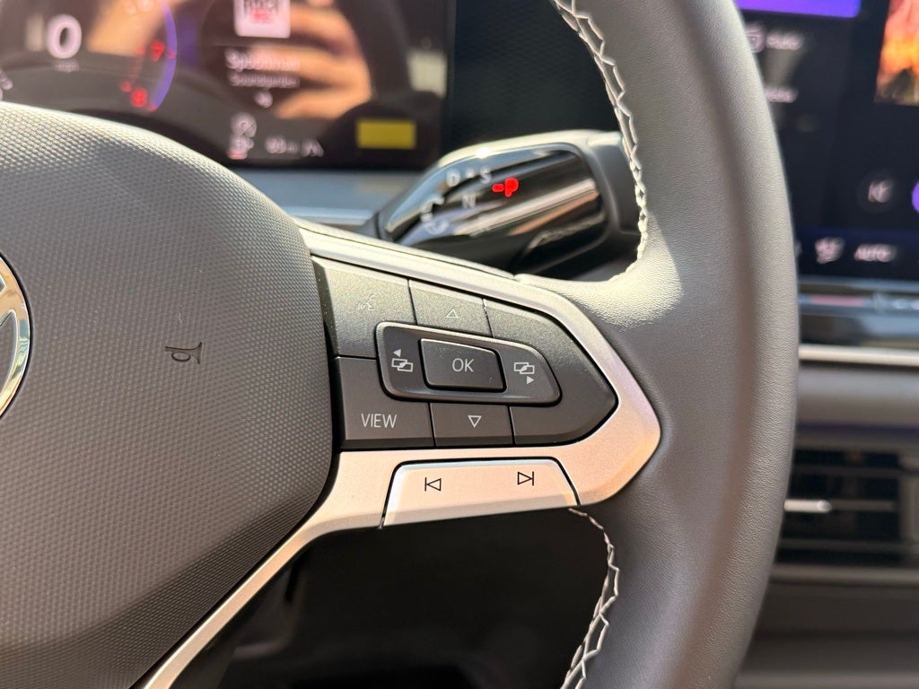 2025 Volkswagen Tiguan 2.0T SE