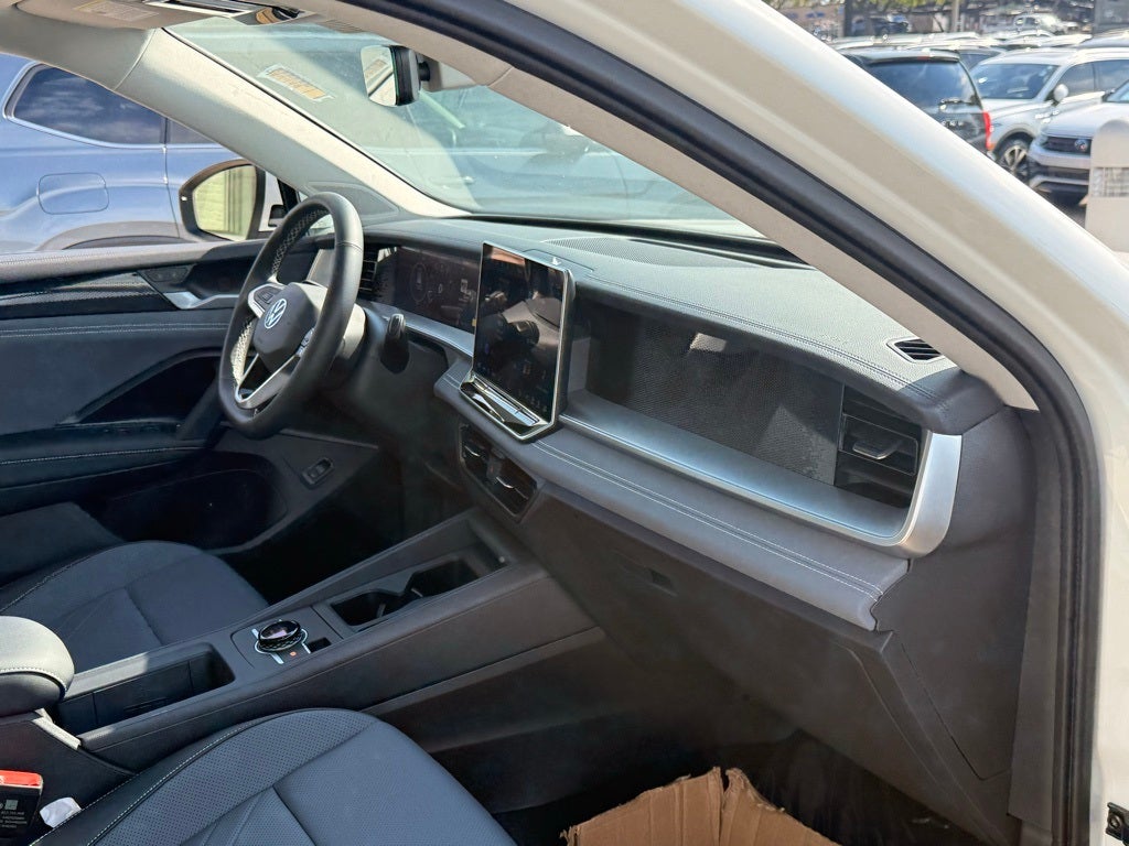 2025 Volkswagen Tiguan 2.0T SE