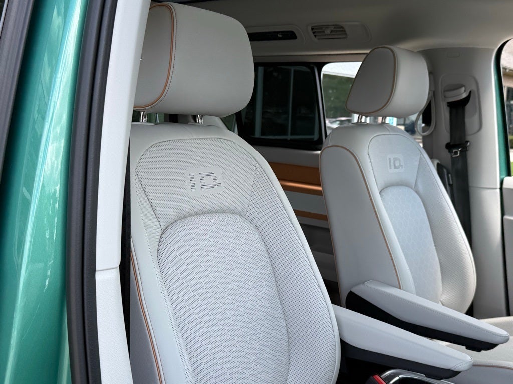 2025 Volkswagen ID. Buzz Pro S Plus