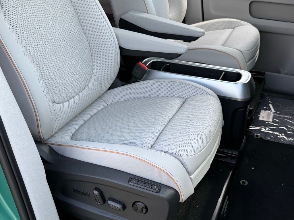 2025 Volkswagen ID. Buzz Pro S Plus