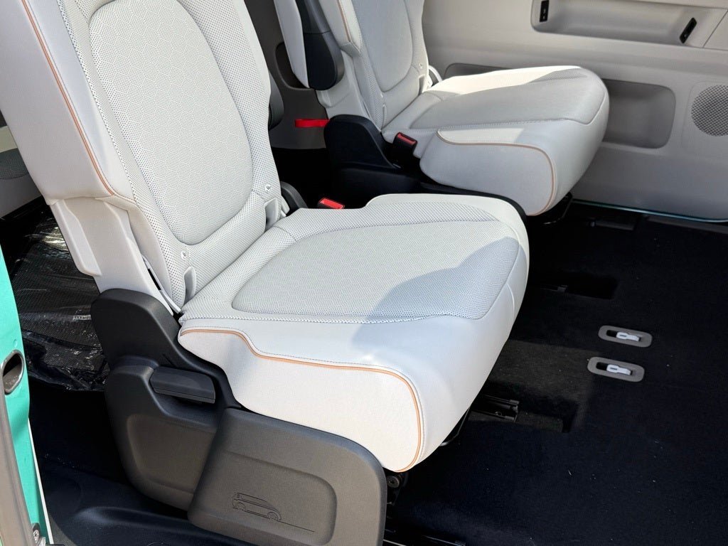 2025 Volkswagen ID. Buzz Pro S Plus