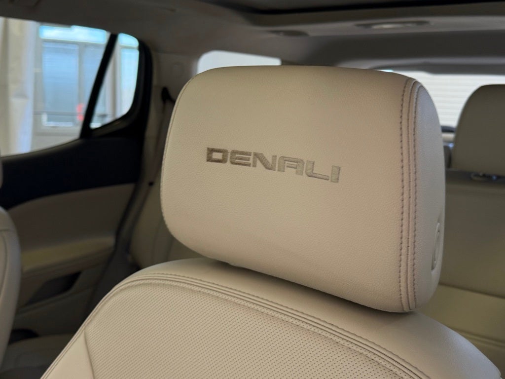 2022 GMC Acadia Denali AWD