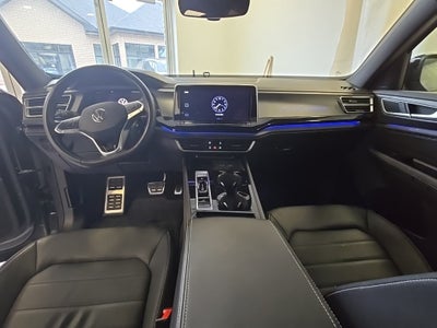 2025 Volkswagen Atlas Cross Sport 2.0T SEL R-Line Black