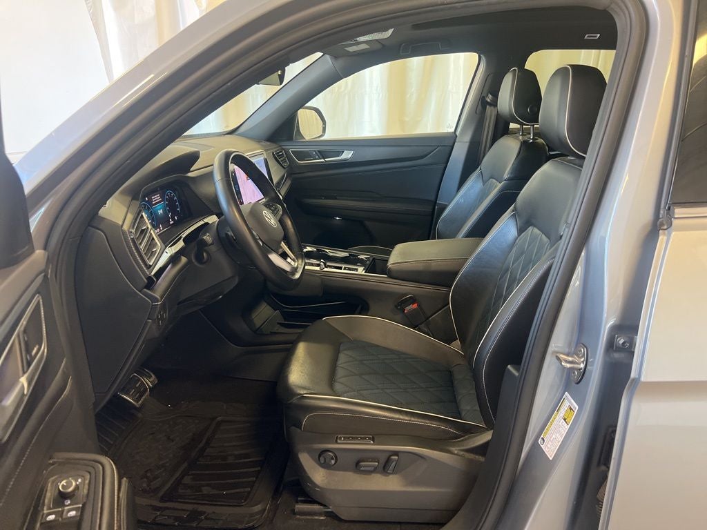 2024 Volkswagen Atlas Cross Sport 2.0T SEL Premium R-Line AWD
