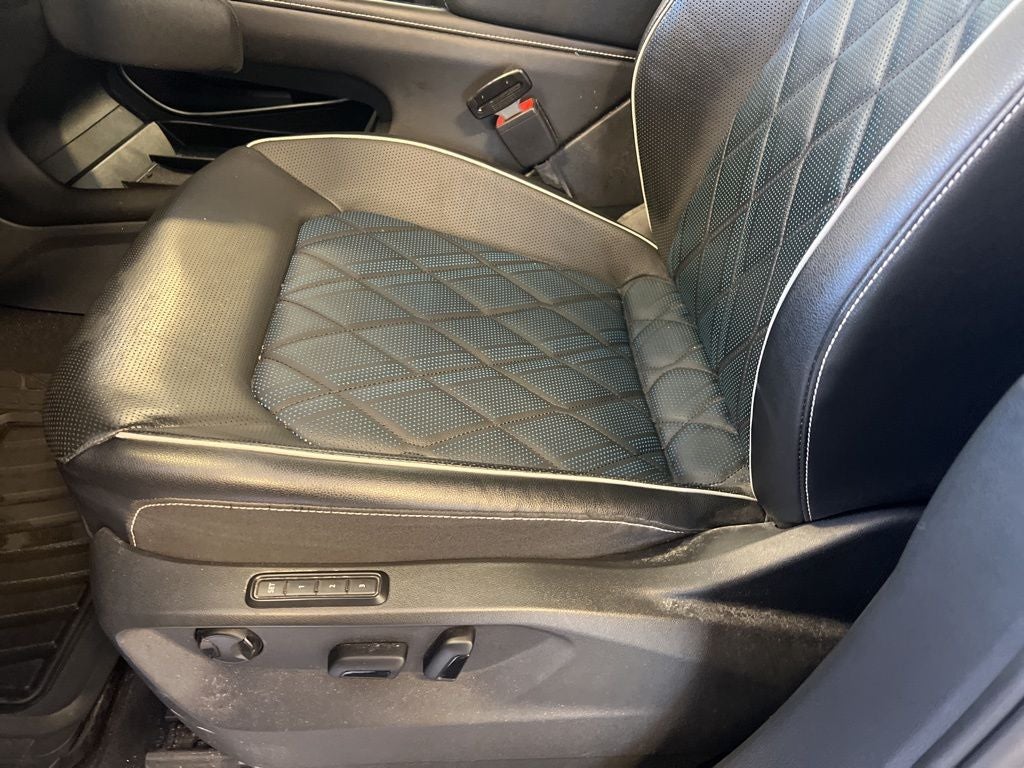 2024 Volkswagen Atlas Cross Sport 2.0T SEL Premium R-Line AWD