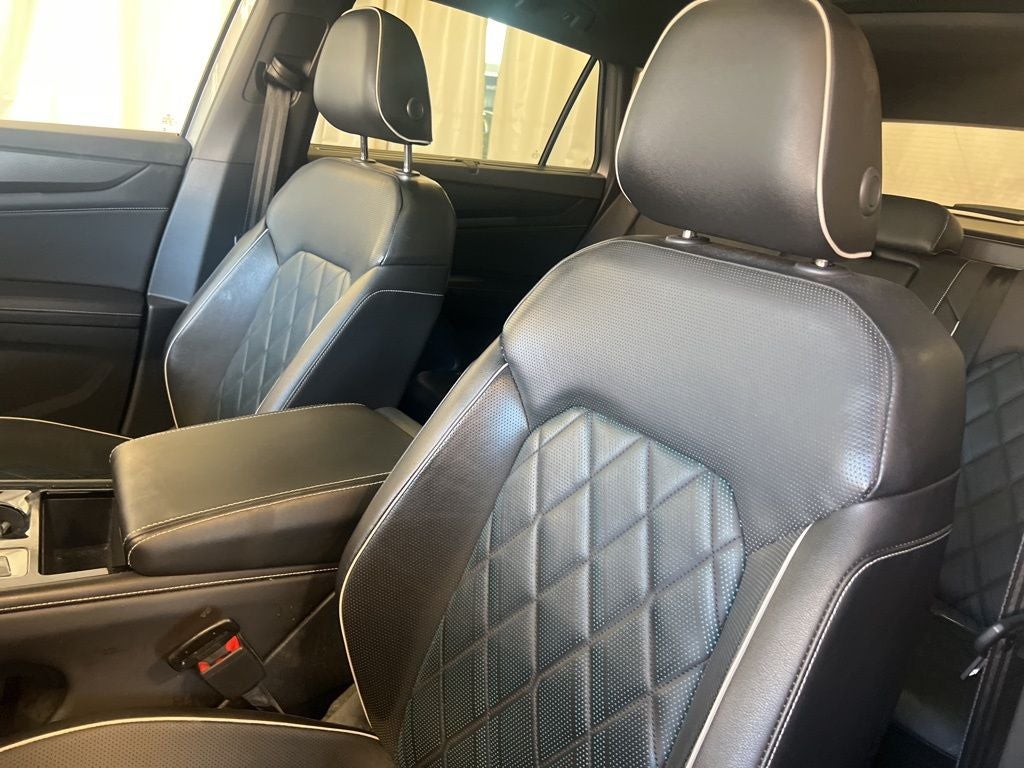 2024 Volkswagen Atlas Cross Sport 2.0T SEL Premium R-Line AWD