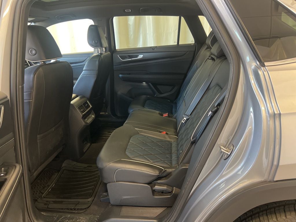 2024 Volkswagen Atlas Cross Sport 2.0T SEL Premium R-Line AWD