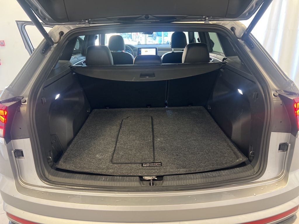 2024 Volkswagen Atlas Cross Sport 2.0T SEL Premium R-Line AWD