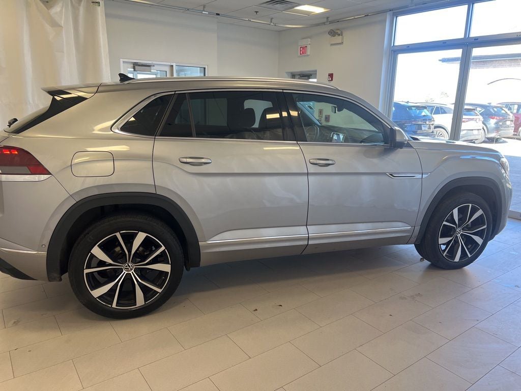 2024 Volkswagen Atlas Cross Sport 2.0T SEL Premium R-Line AWD