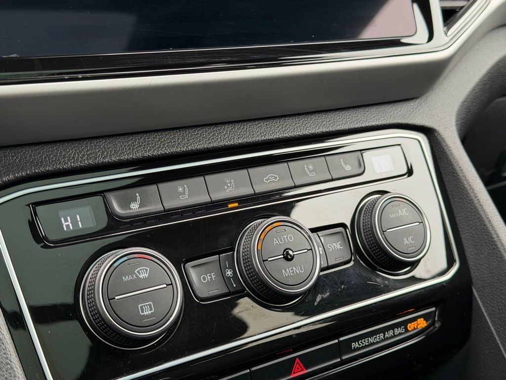 2023 Volkswagen Atlas Cross Sport 3.6L V6 SEL Premium R-Line AWD