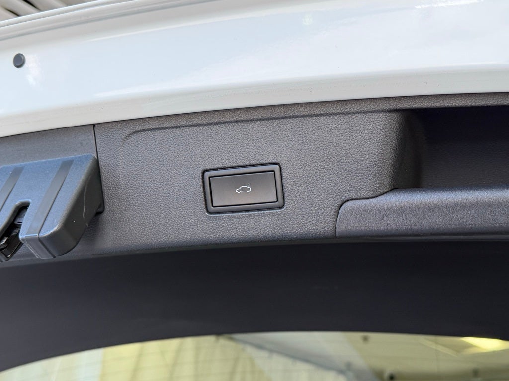 2023 Volkswagen Atlas Cross Sport 3.6L V6 SEL Premium R-Line AWD