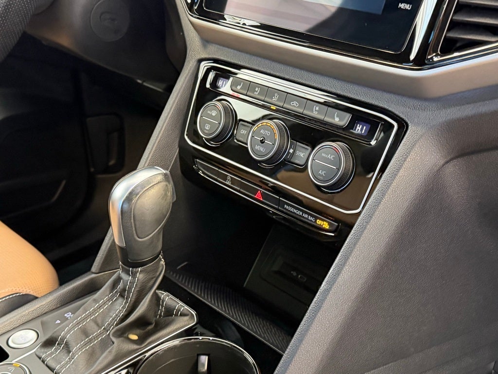 2023 Volkswagen Atlas Cross Sport 3.6L V6 SEL Premium R-Line AWD