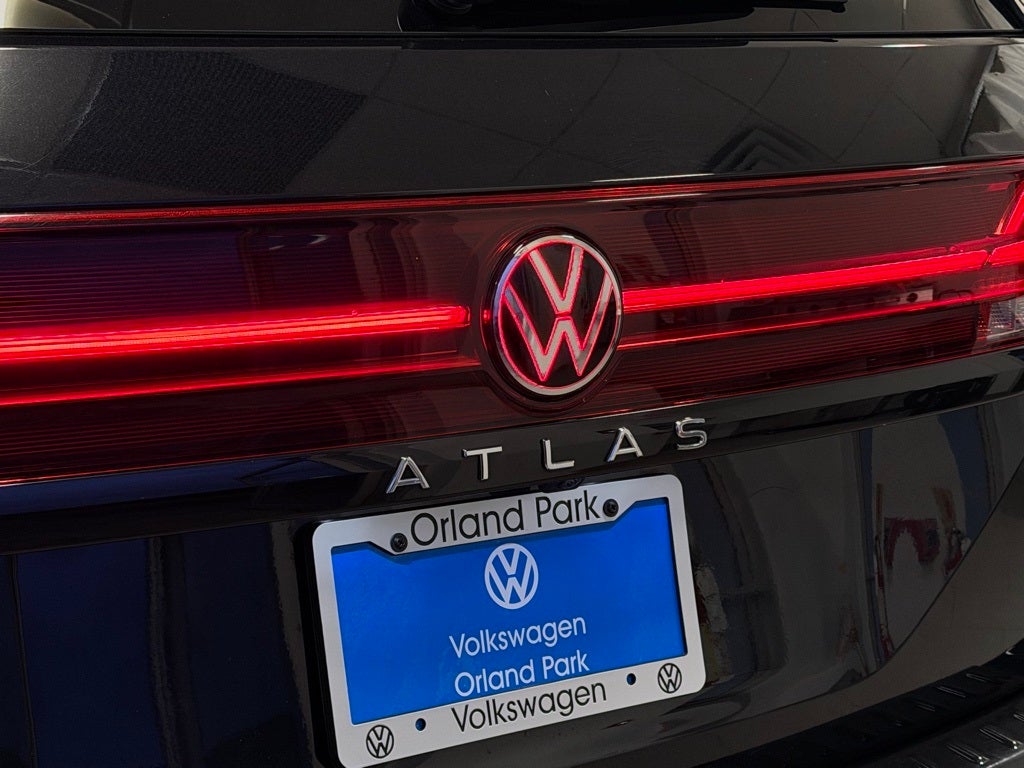 2024 Volkswagen Atlas 2.0T Peak Edition SEL AWD