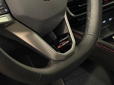 2024 Volkswagen Atlas 2.0T Peak Edition SEL AWD