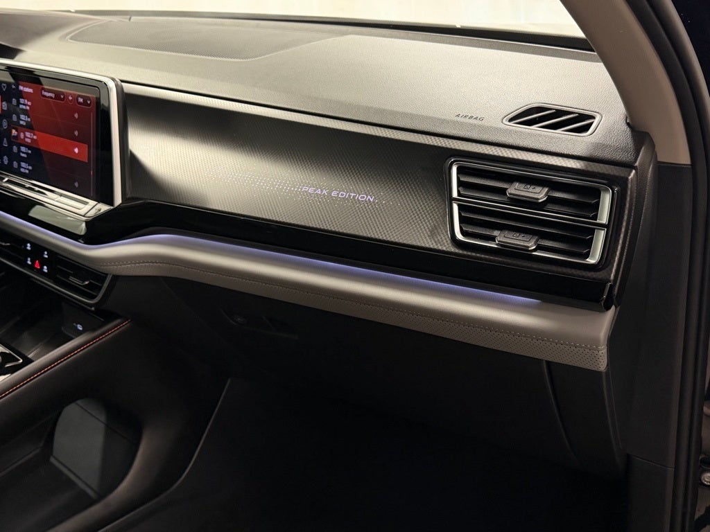 2024 Volkswagen Atlas 2.0T Peak Edition SEL AWD