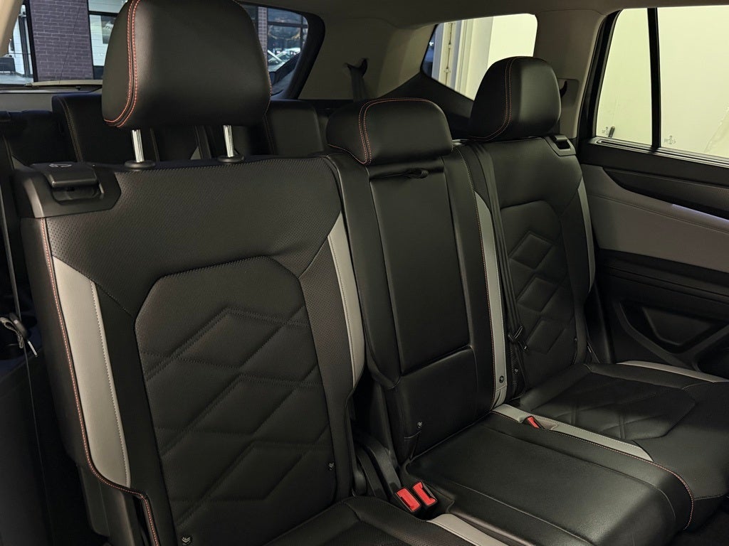 2024 Volkswagen Atlas 2.0T Peak Edition SEL AWD