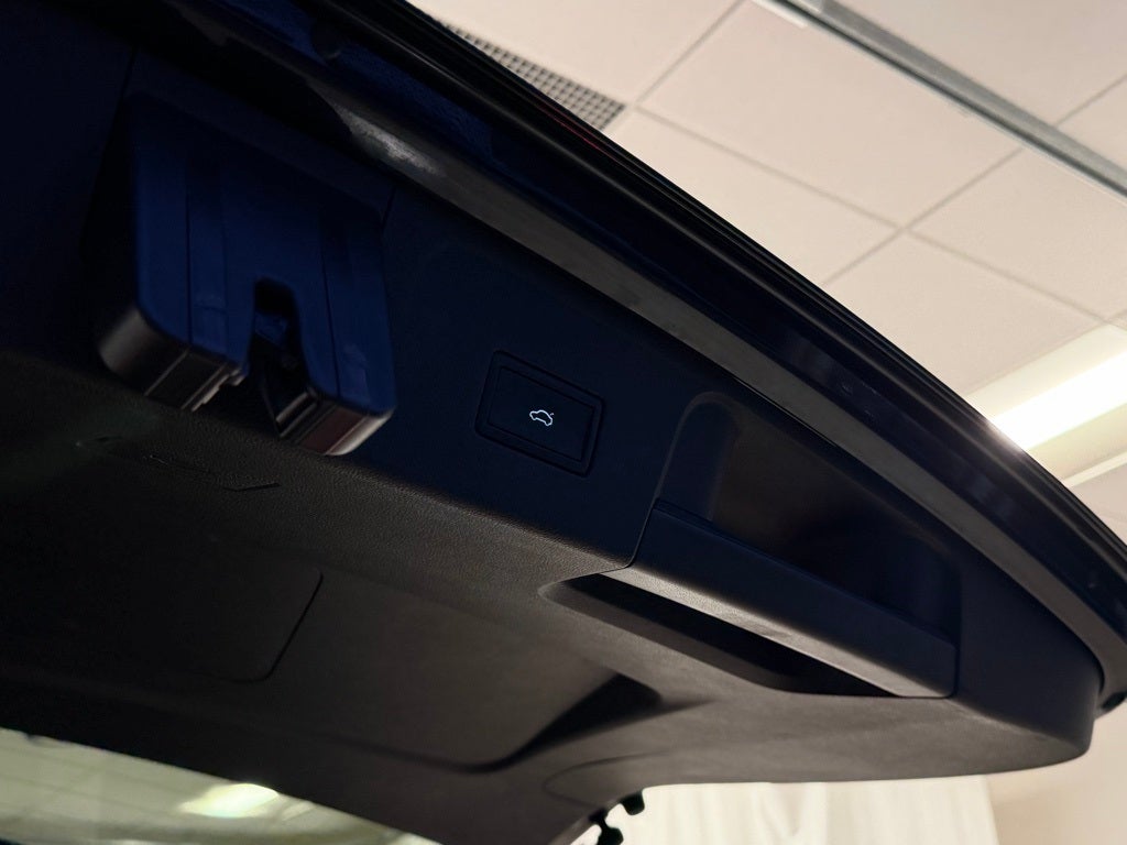 2024 Volkswagen Atlas 2.0T Peak Edition SEL AWD