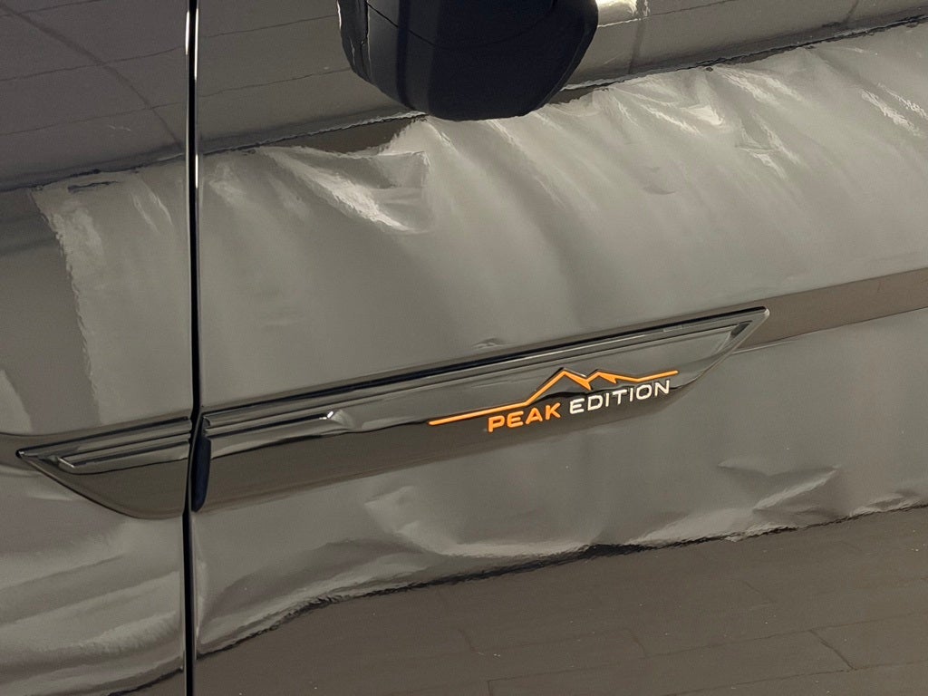 2024 Volkswagen Atlas 2.0T Peak Edition SEL AWD