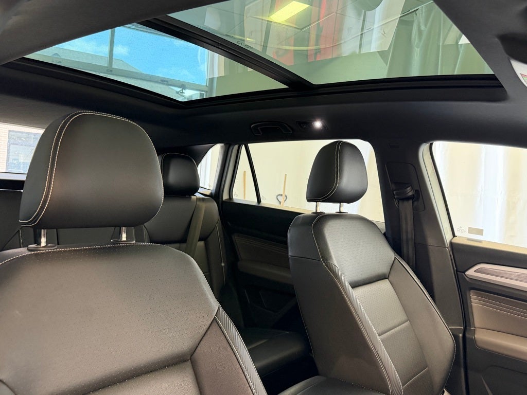 2023 Volkswagen Atlas Cross Sport 2.0T SE w/Technology AWD