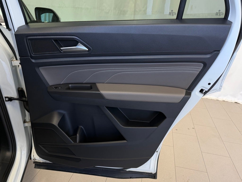 2023 Volkswagen Atlas Cross Sport 2.0T SE w/Technology AWD