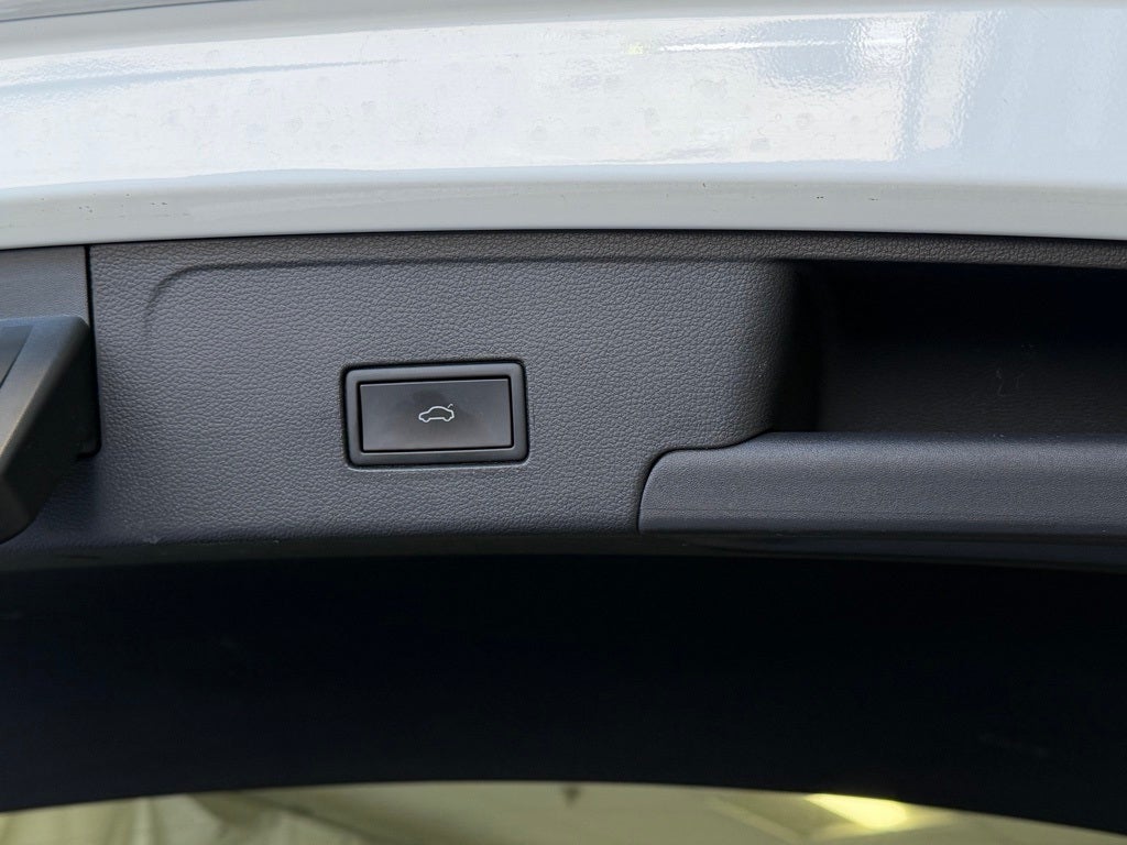 2023 Volkswagen Atlas Cross Sport 2.0T SE w/Technology AWD