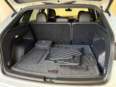 2023 Volkswagen Atlas Cross Sport 2.0T SE w/Technology AWD