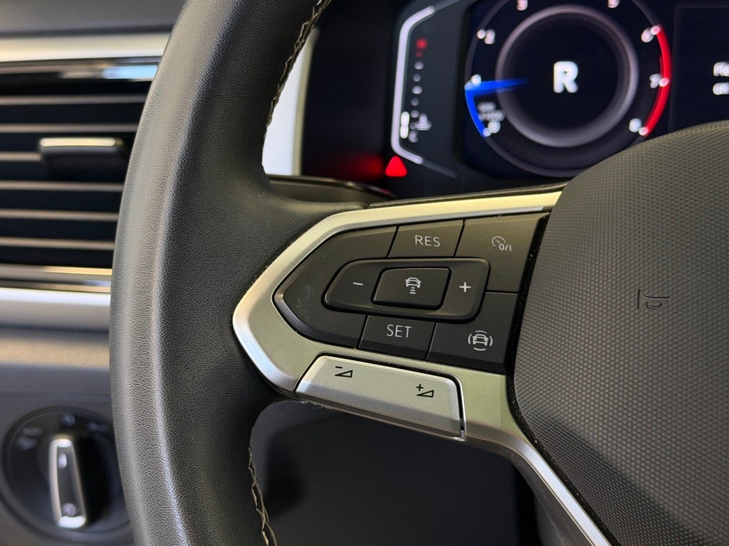 2023 Volkswagen Atlas Cross Sport 2.0T SE w/Technology AWD