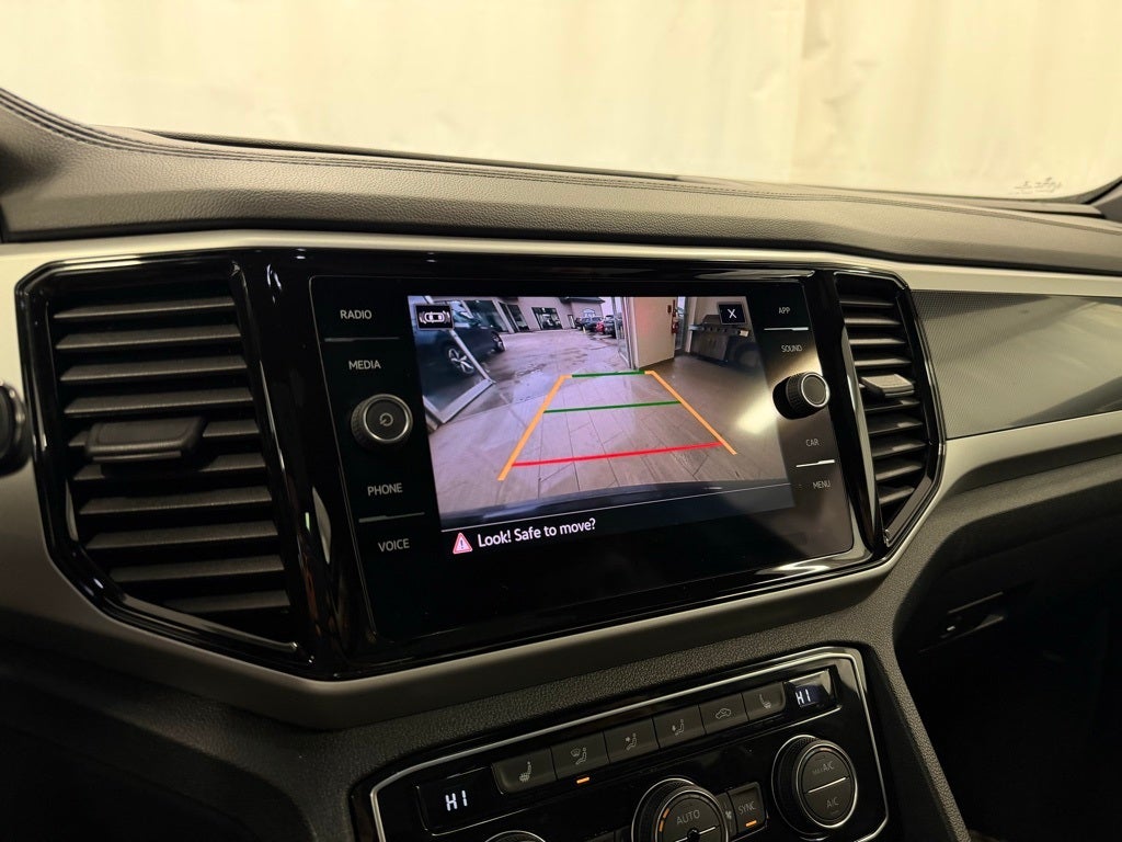 2022 Volkswagen Atlas Cross Sport 2.0T SE w/Technology AWD