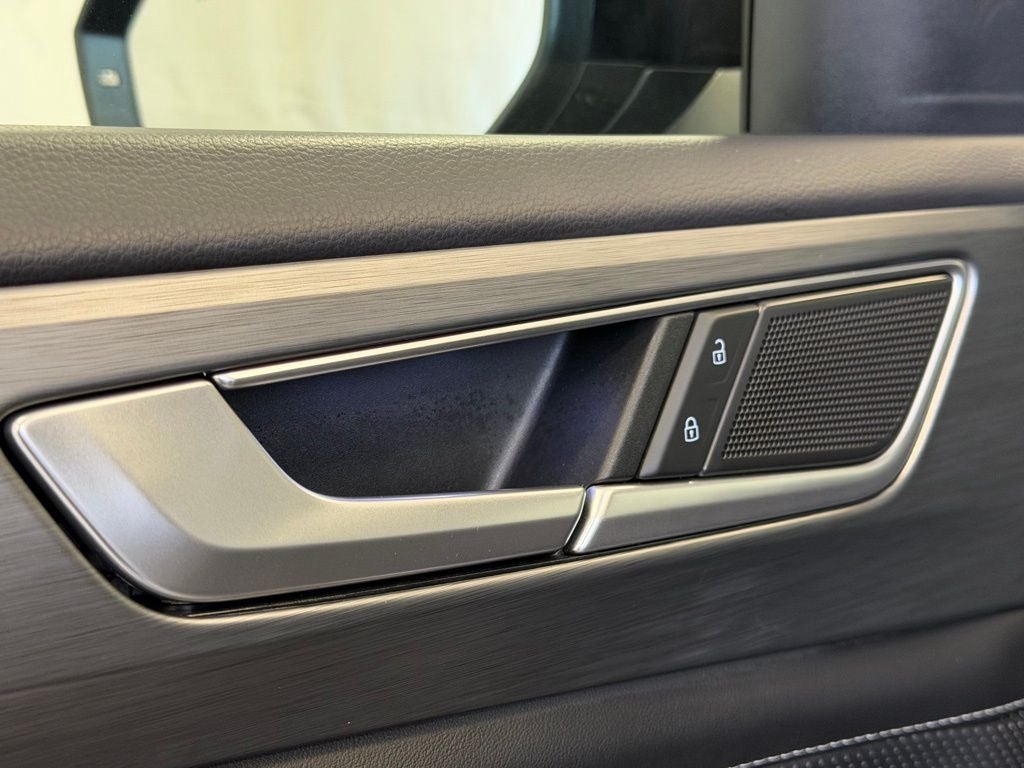 2025 Volkswagen Atlas Cross Sport 2.0T SE w/Technology AWD