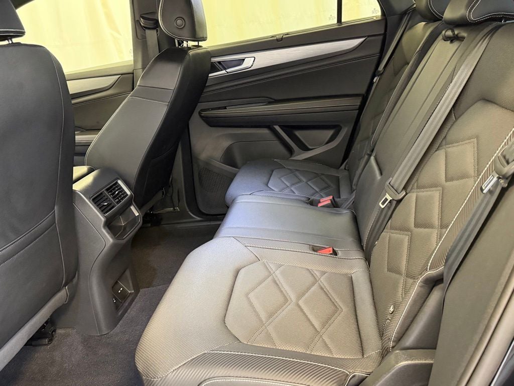 2025 Volkswagen Atlas Cross Sport 2.0T SE w/Technology AWD