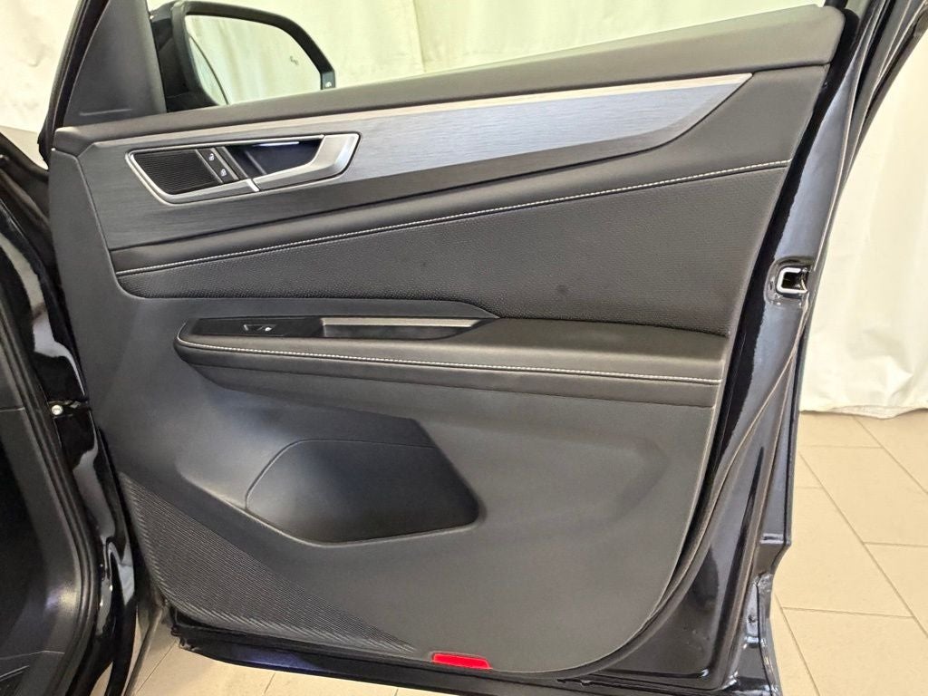 2025 Volkswagen Atlas Cross Sport 2.0T SE w/Technology AWD