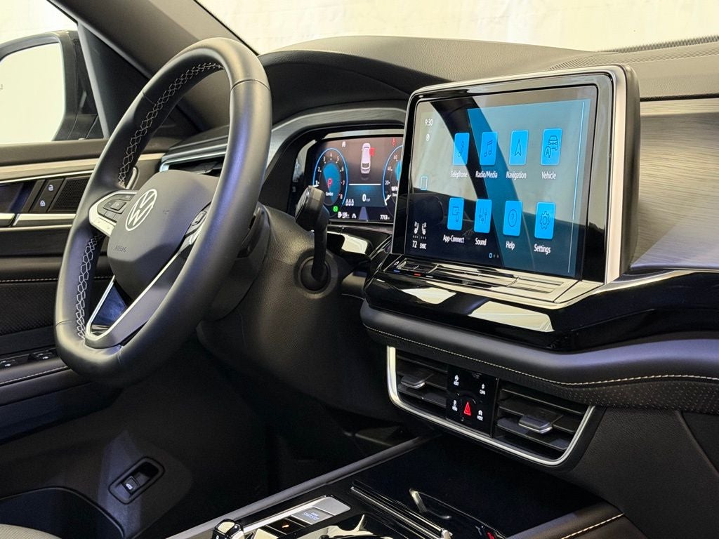 2025 Volkswagen Atlas Cross Sport 2.0T SE w/Technology AWD