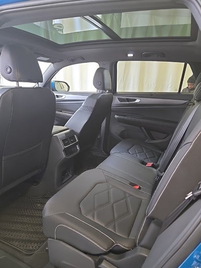 2025 Volkswagen Atlas Cross Sport 2.0T SE w/Technology