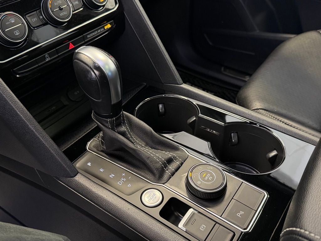 2022 Volkswagen Atlas Cross Sport 3.6L V6 SEL R-Line AWD