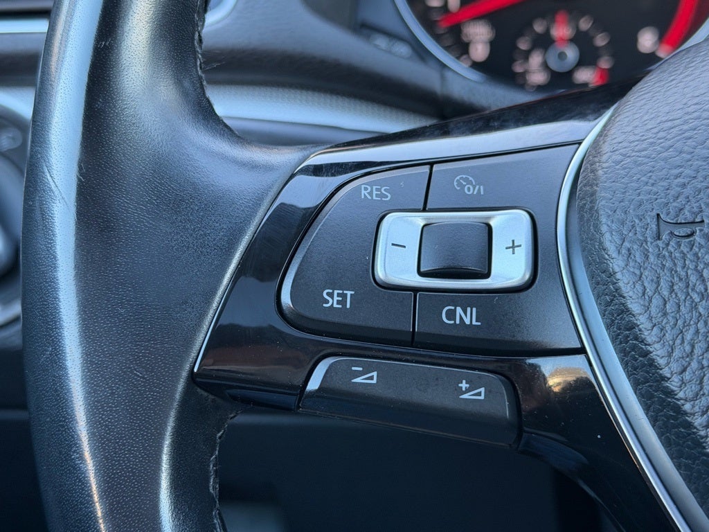 2017 Volkswagen Passat 1.8T SE