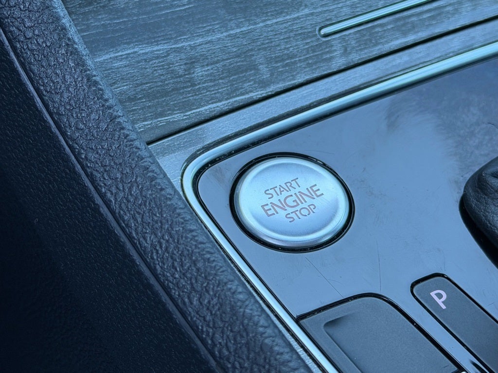 2017 Volkswagen Passat 1.8T SE