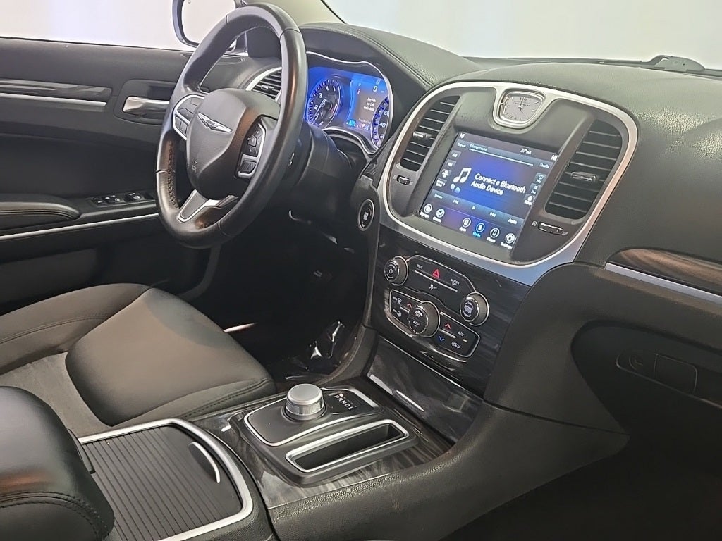 2022 Chrysler 300 Touring