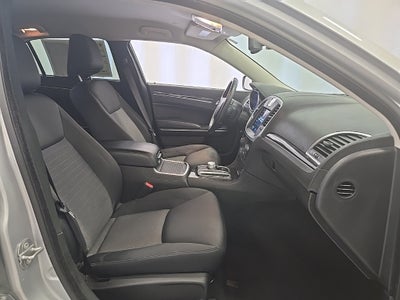 2022 Chrysler 300 Touring