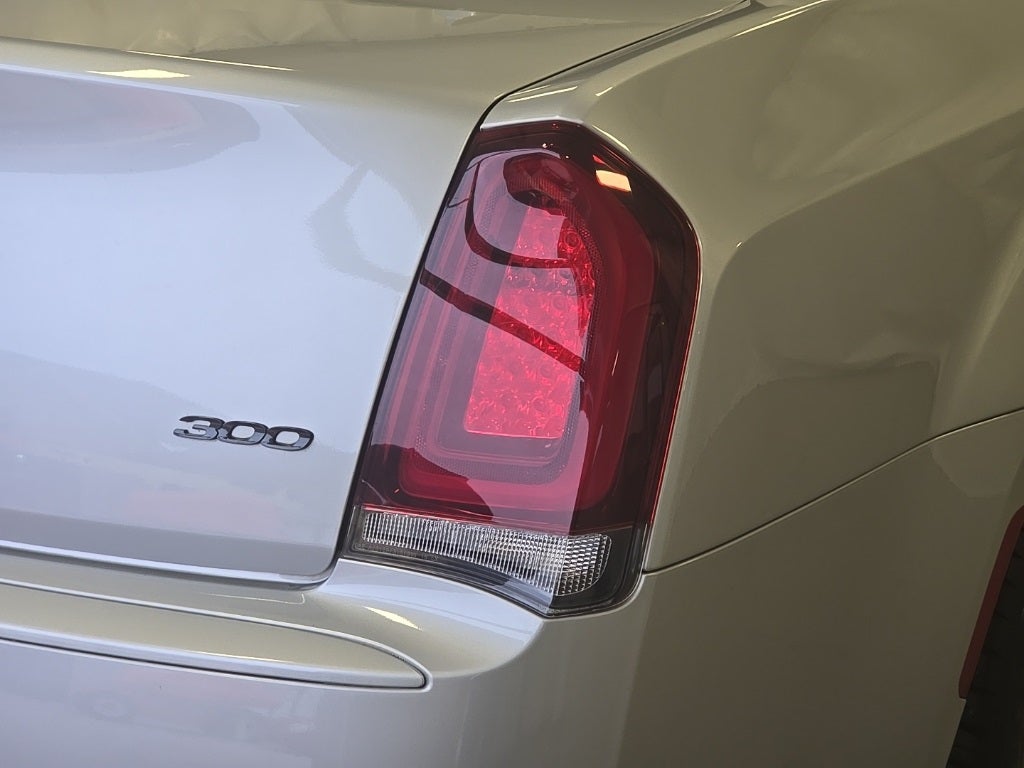 2022 Chrysler 300 Touring