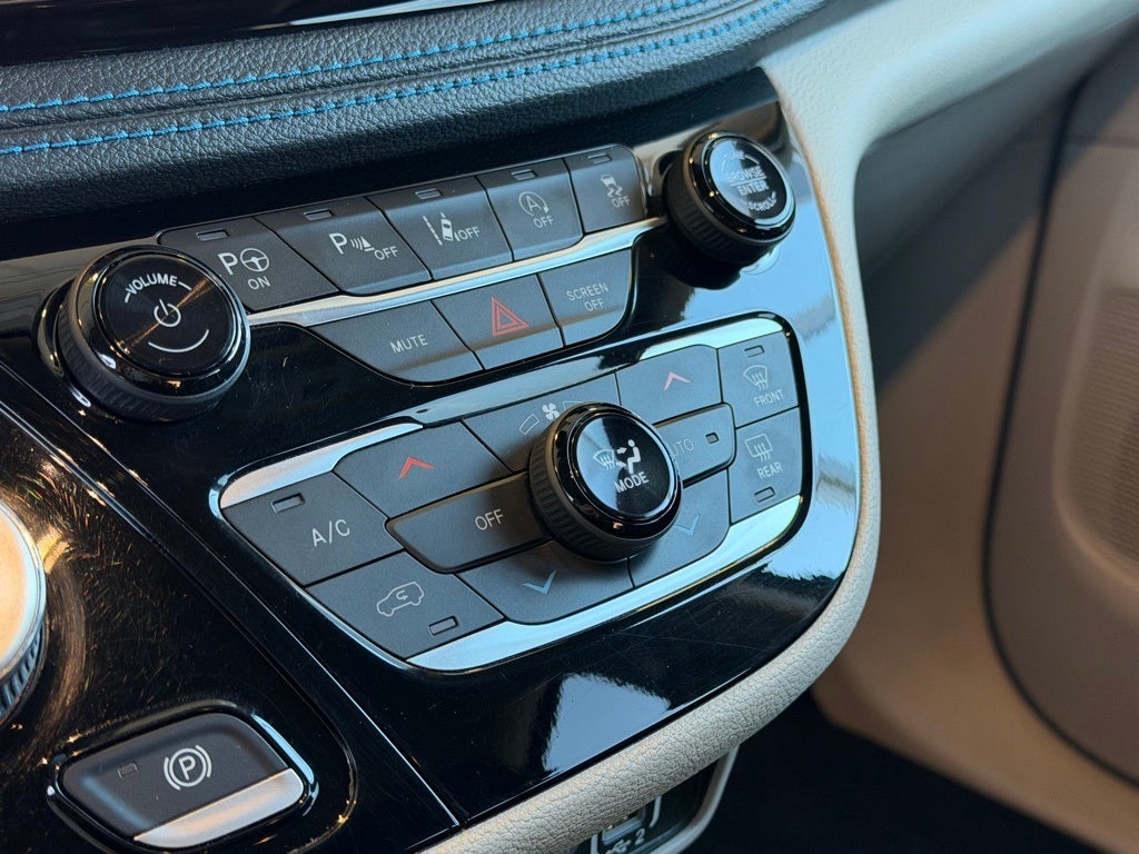 2021 Chrysler Pacifica Touring L