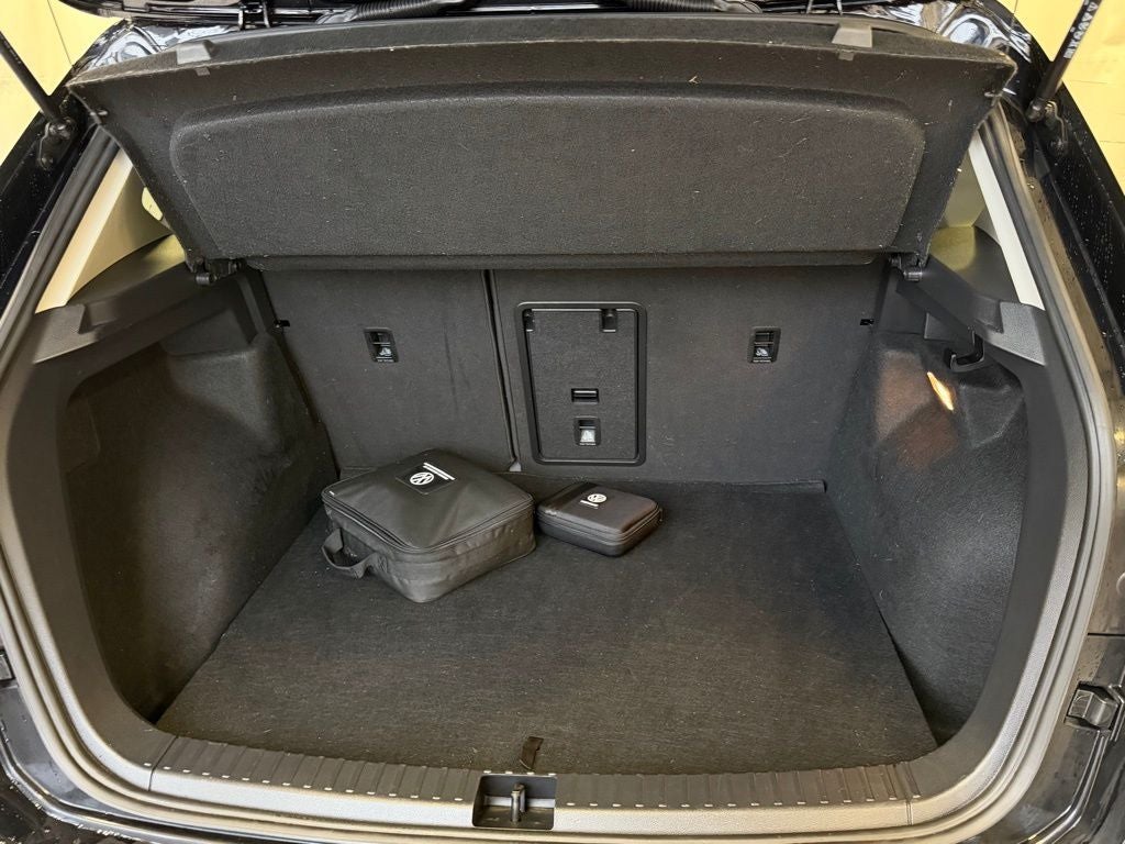 2022 Volkswagen Taos 1.5T SE AWD