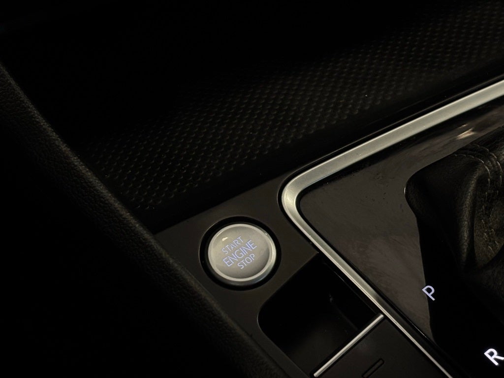 2020 Volkswagen Jetta R-Line