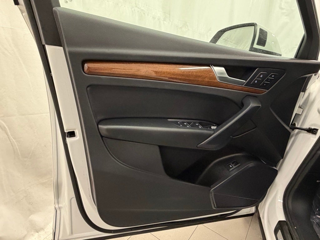 2023 Audi Q5 45 S line Premium quattro