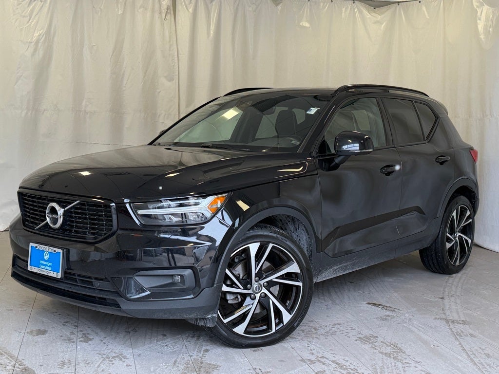 2022 Volvo XC40 R-Design AWD