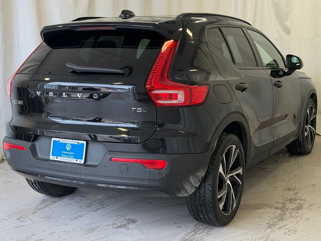 2022 Volvo XC40 R-Design AWD