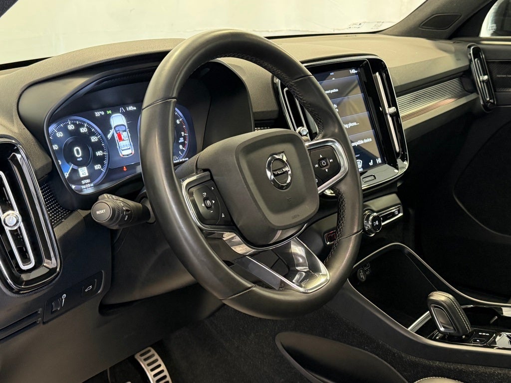 2022 Volvo XC40 R-Design AWD