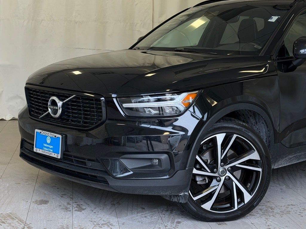 2022 Volvo XC40 R-Design AWD