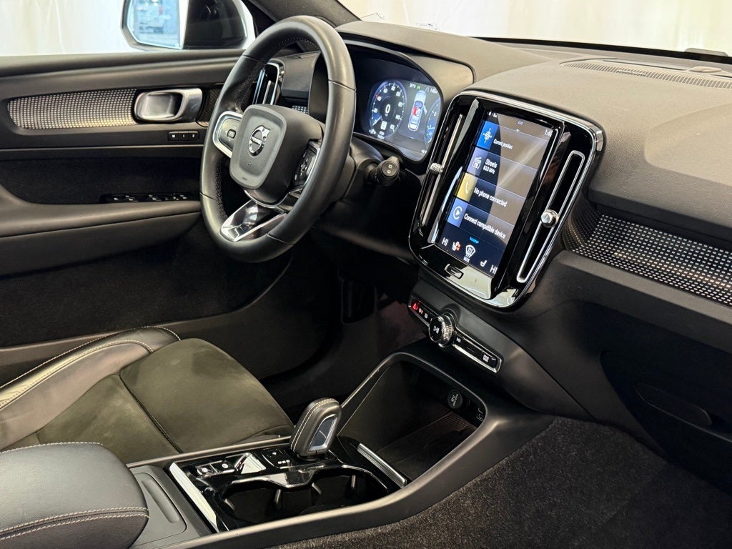 2022 Volvo XC40 R-Design AWD