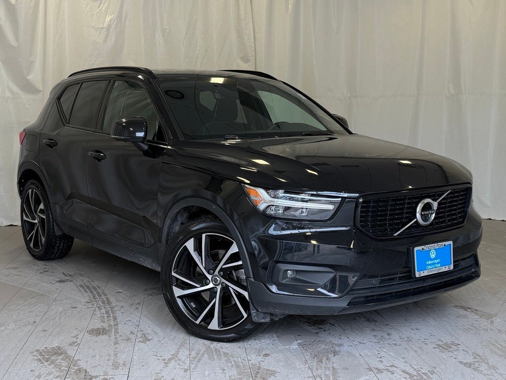 2022 Volvo XC40 R-Design AWD